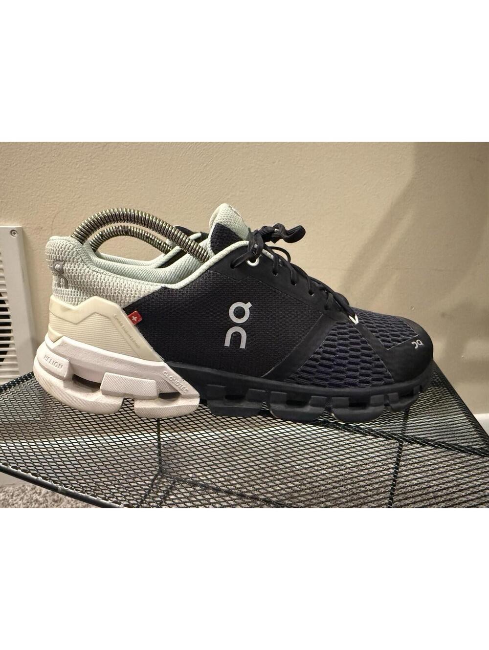 Size 8 - ON Cloudflyer Black White W